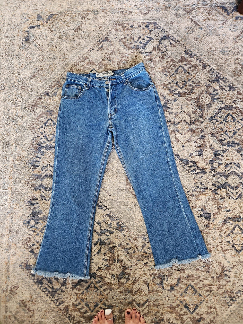 American Eagle High-Rise Button-Fly Hew Flare Hem Short Jeans